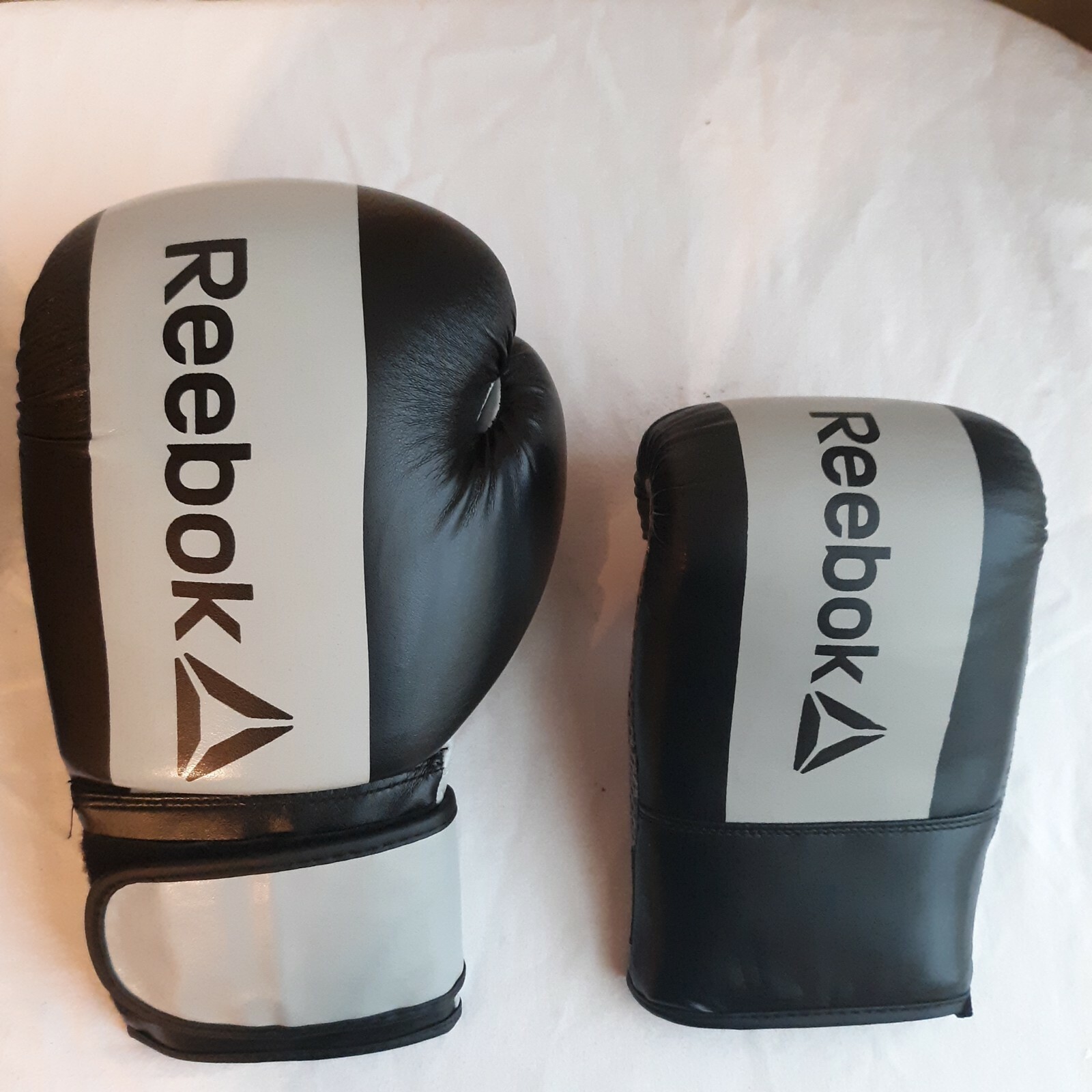 Боксерские перчатки Reebok bg9380