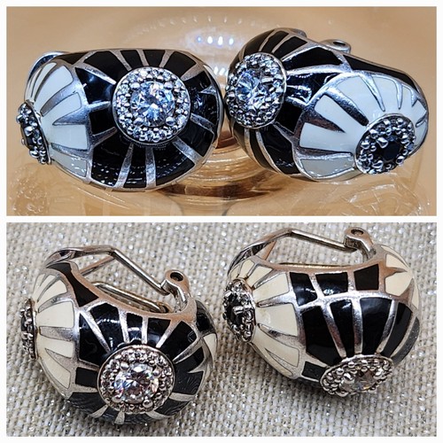 ☆TATIANA☆ Classic Velvet Emblem Earring EC1954 $_12.JPG?set_id=880000500F