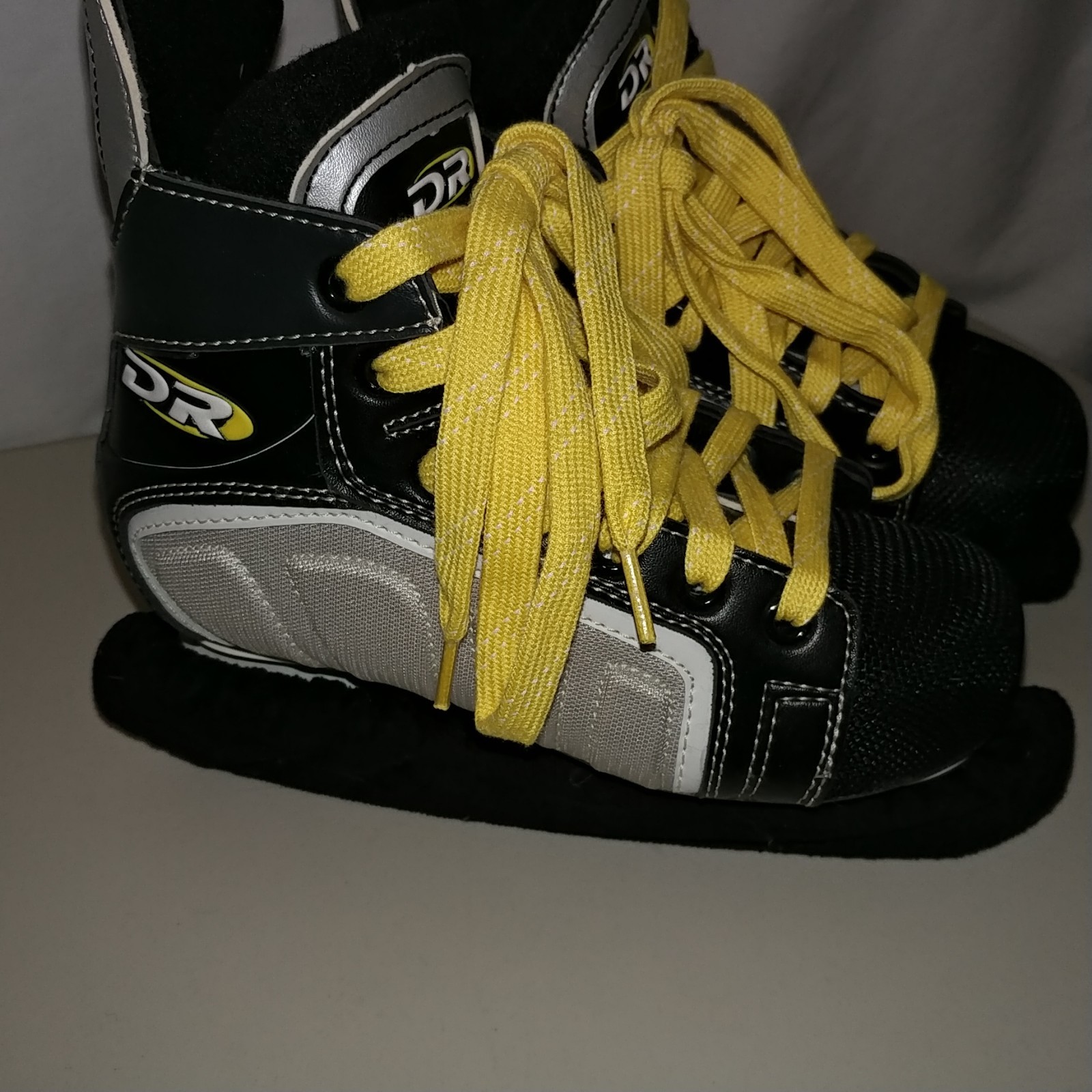 DR Ice Skates Sonic 150 Junior Size 3 Pre-owned