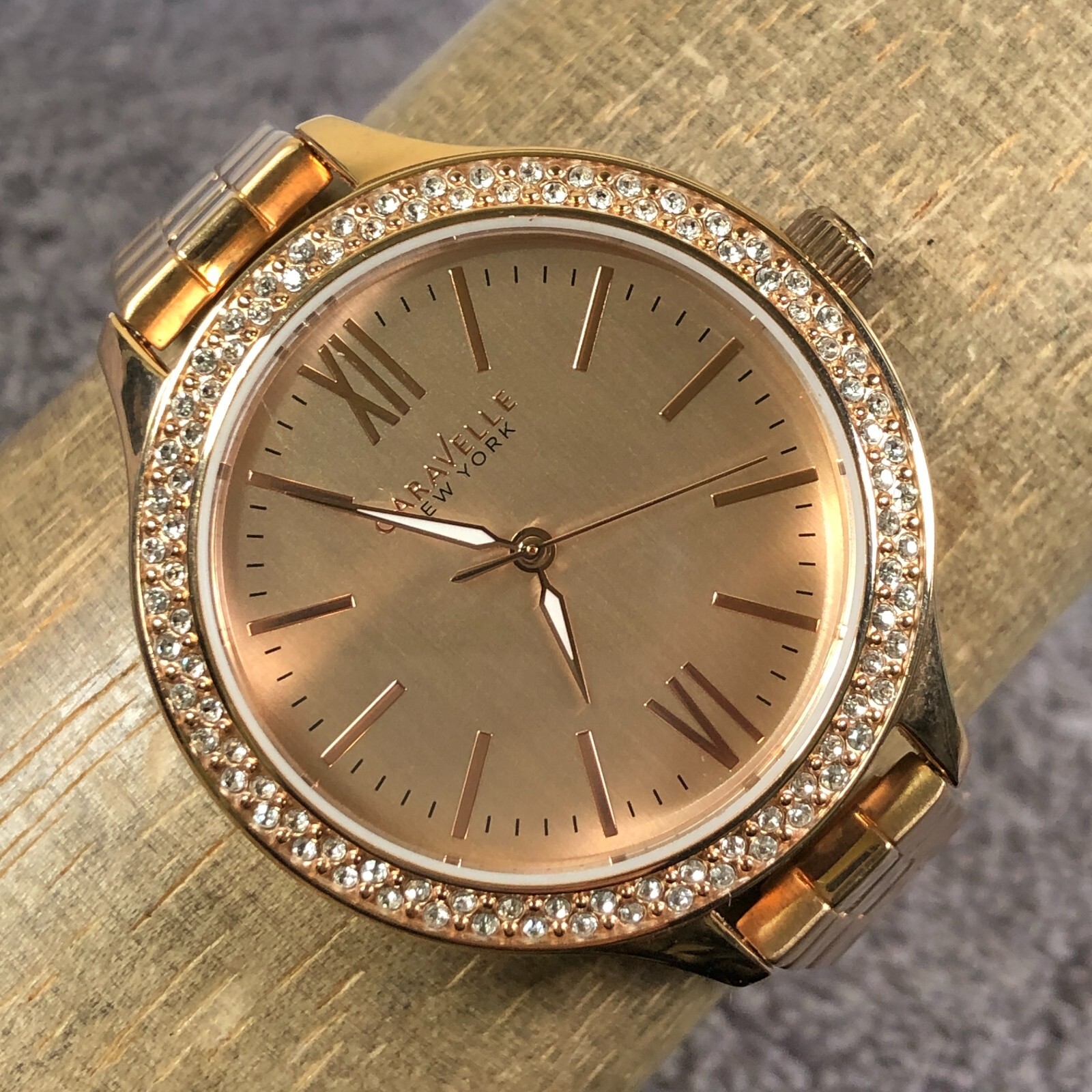 Caravelle New York Women 44L125 Classic Pave Gold Tone 37mm Caravelle New York Women 44L125 Classic Pave Gold Tone 37mm