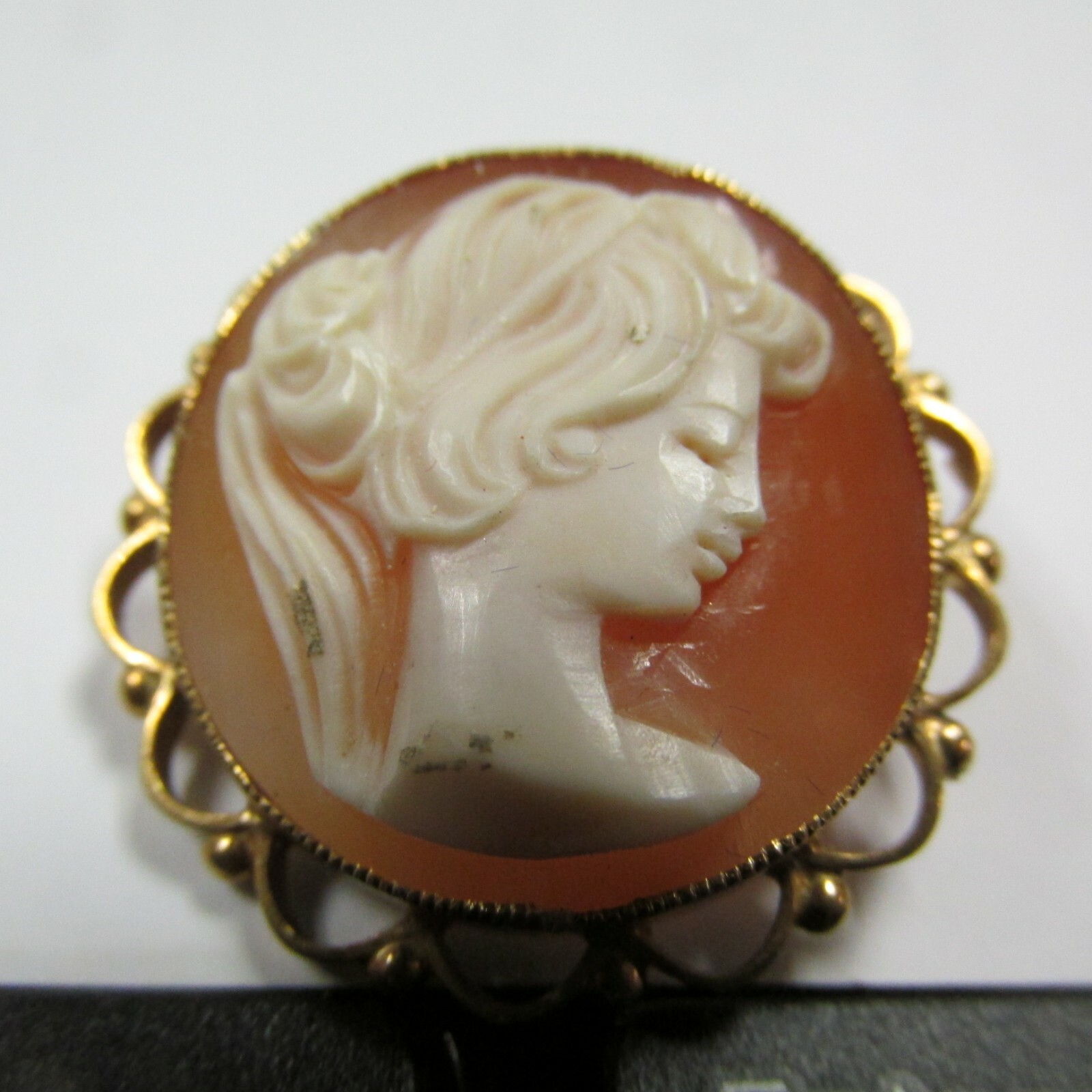 9ct CAMEO BROACH NECKLACE