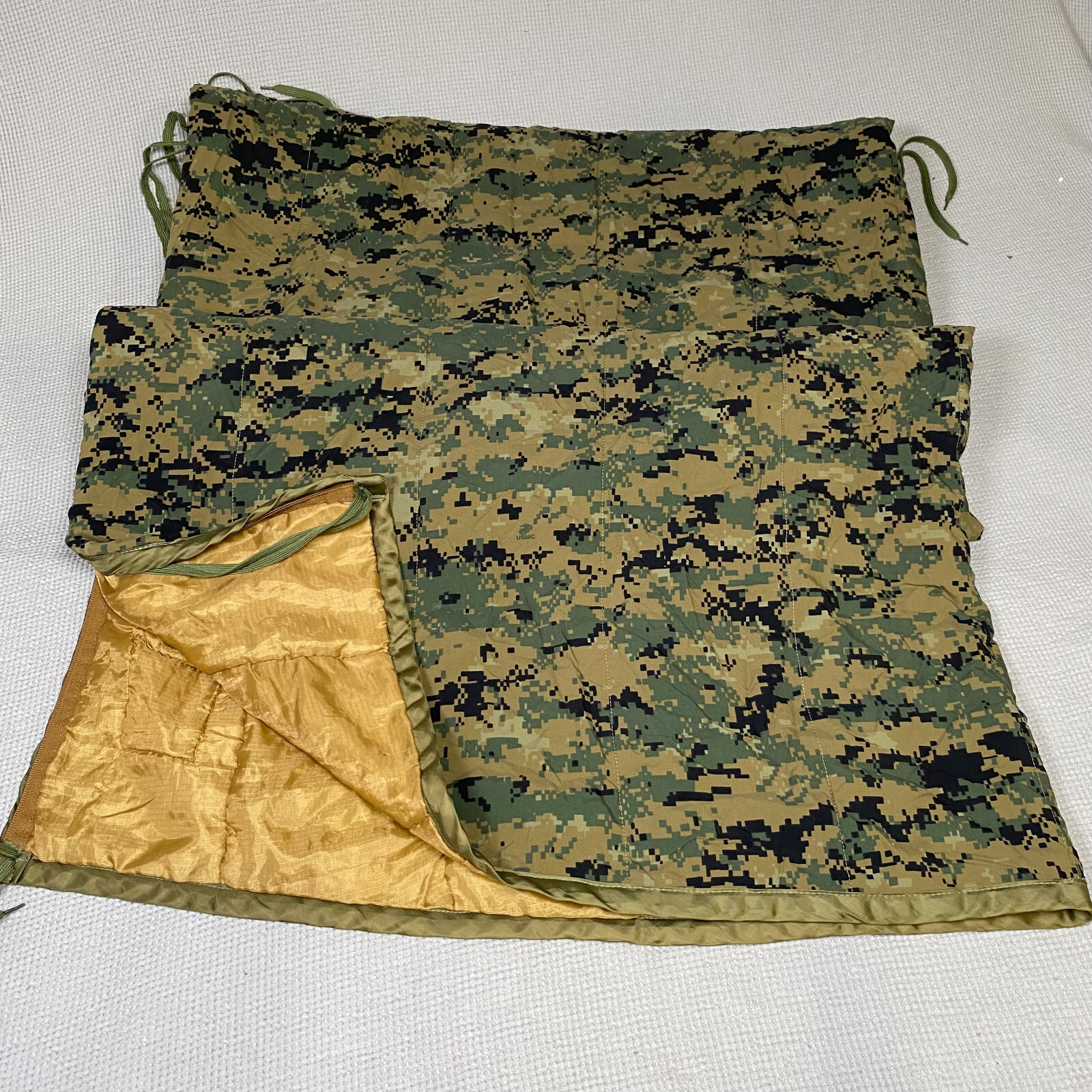 AOR2 REPRO Poncho Liner Woobie with Zipper NWU TYPE III USMC