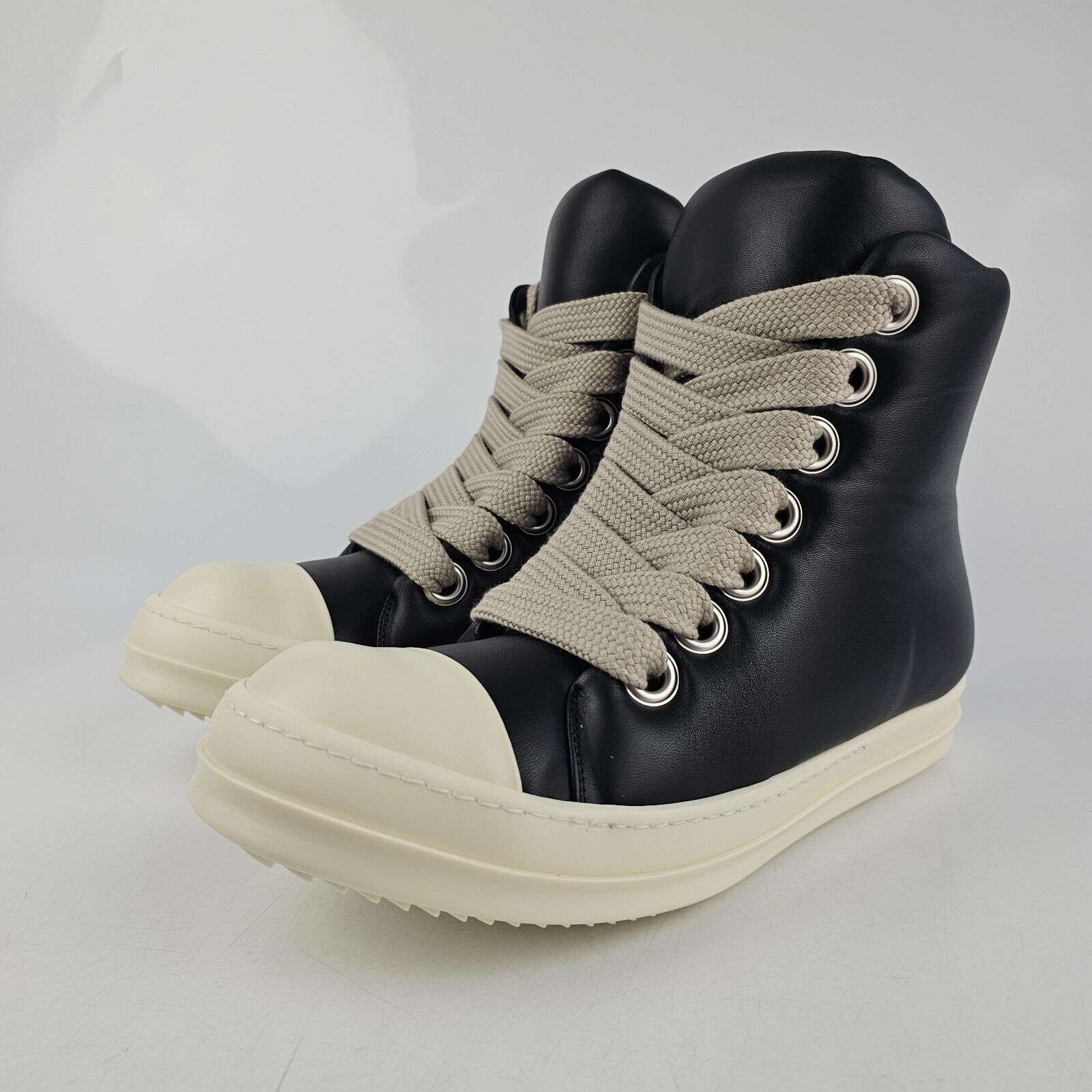 RICK OWENS Jumbo Laces Padded High Top Black/Milk Sneakers RICK OWENS Jumbo Laces Padded High Top Black/Milk Sneakers