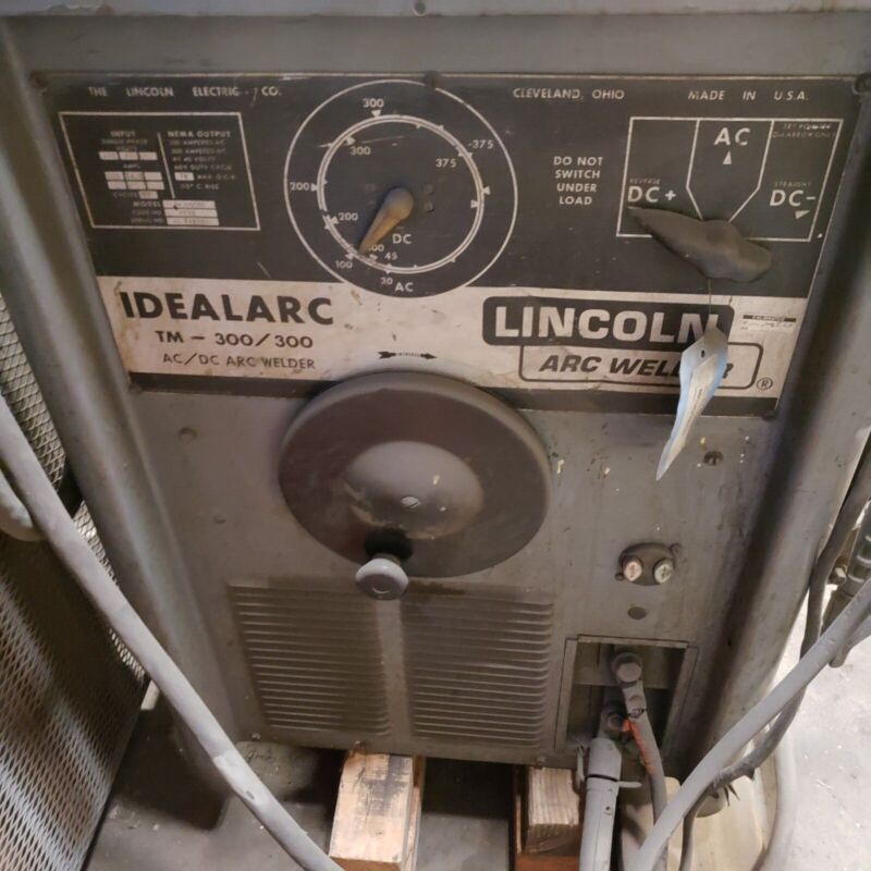 Lincoln Idealarc TM 300/300 AC/DC Arc Welder Used Working 
