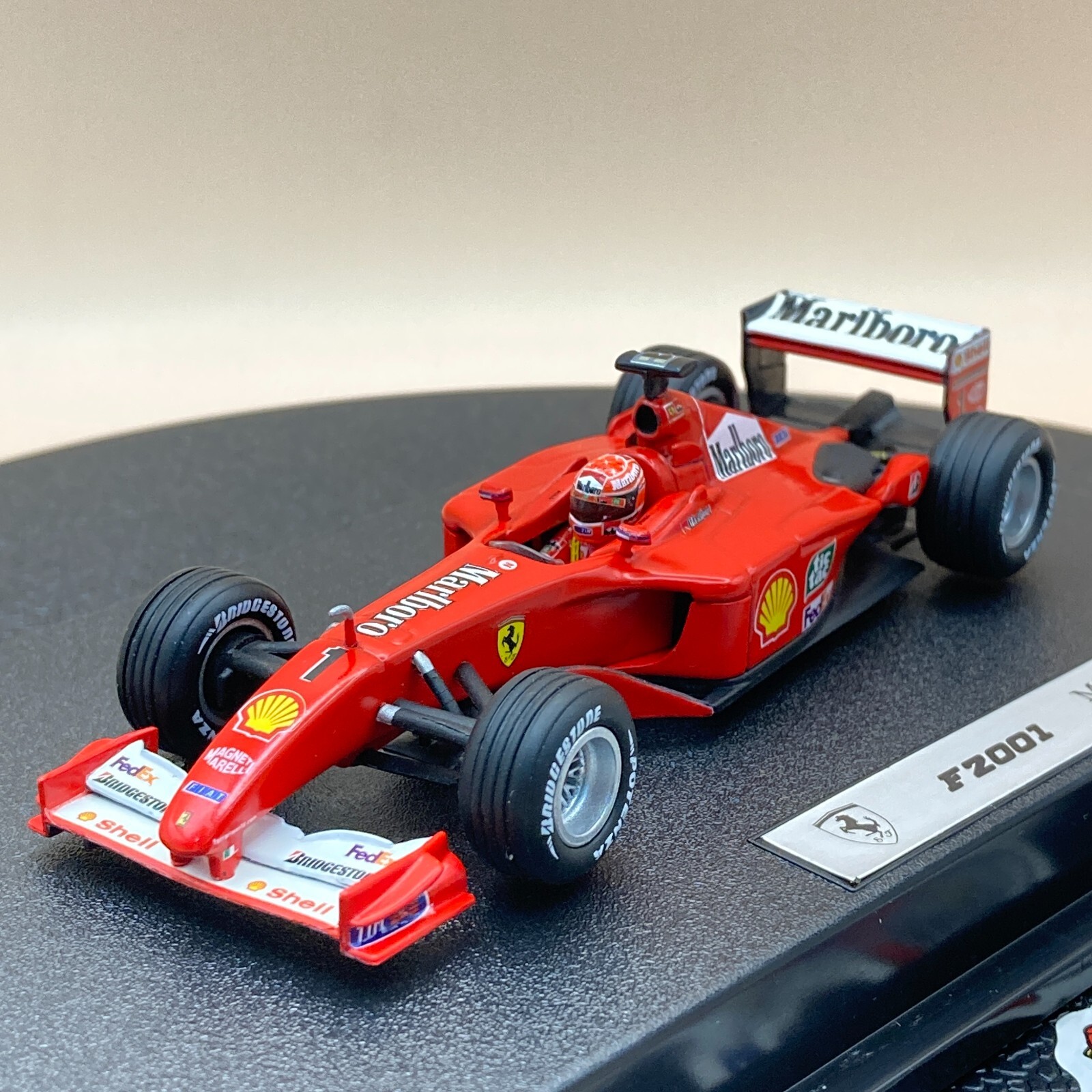 HW　フェラーリ　Ｆ２００１　シューマッハ　＃１　ワールドチャンピオン　マテル HW フェラーリ F2001 シューマッハ ＃1 ワールド