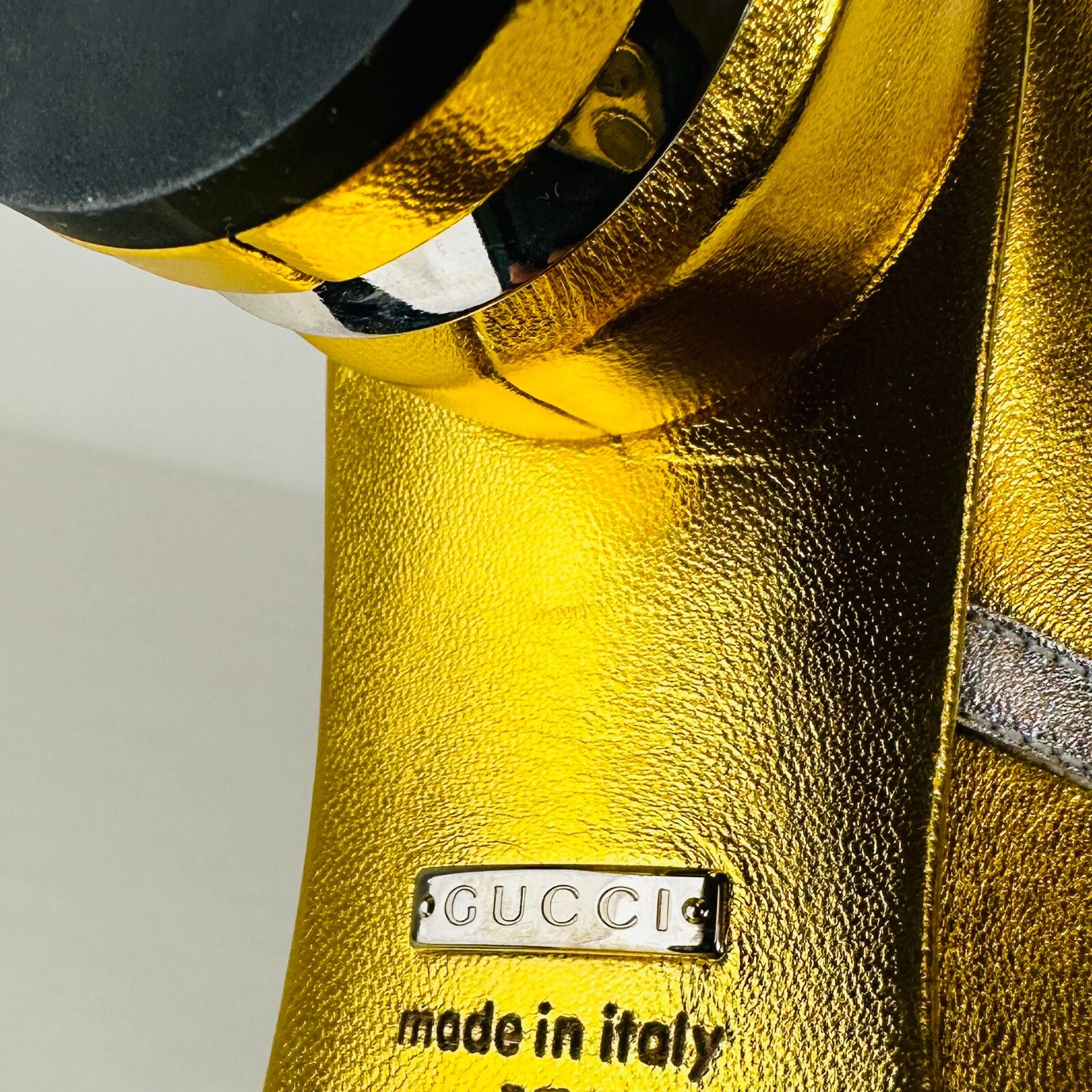 Pre-owned Gucci Gold Leather Platform Open Toe Heel W/red Gem It 38.5/us 8.5 488350 8166