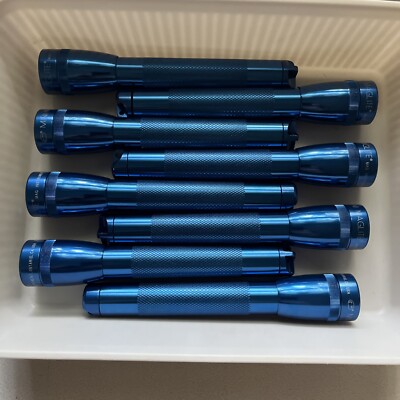 Maglite Mini 2 x AA Alkaline Flashlight M2A11H - 8 Pack Lot - New Open Box
