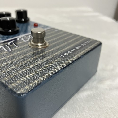 Tech 21 SansAmp VT Bass Character series Guitar Effect Pedal Used Tested