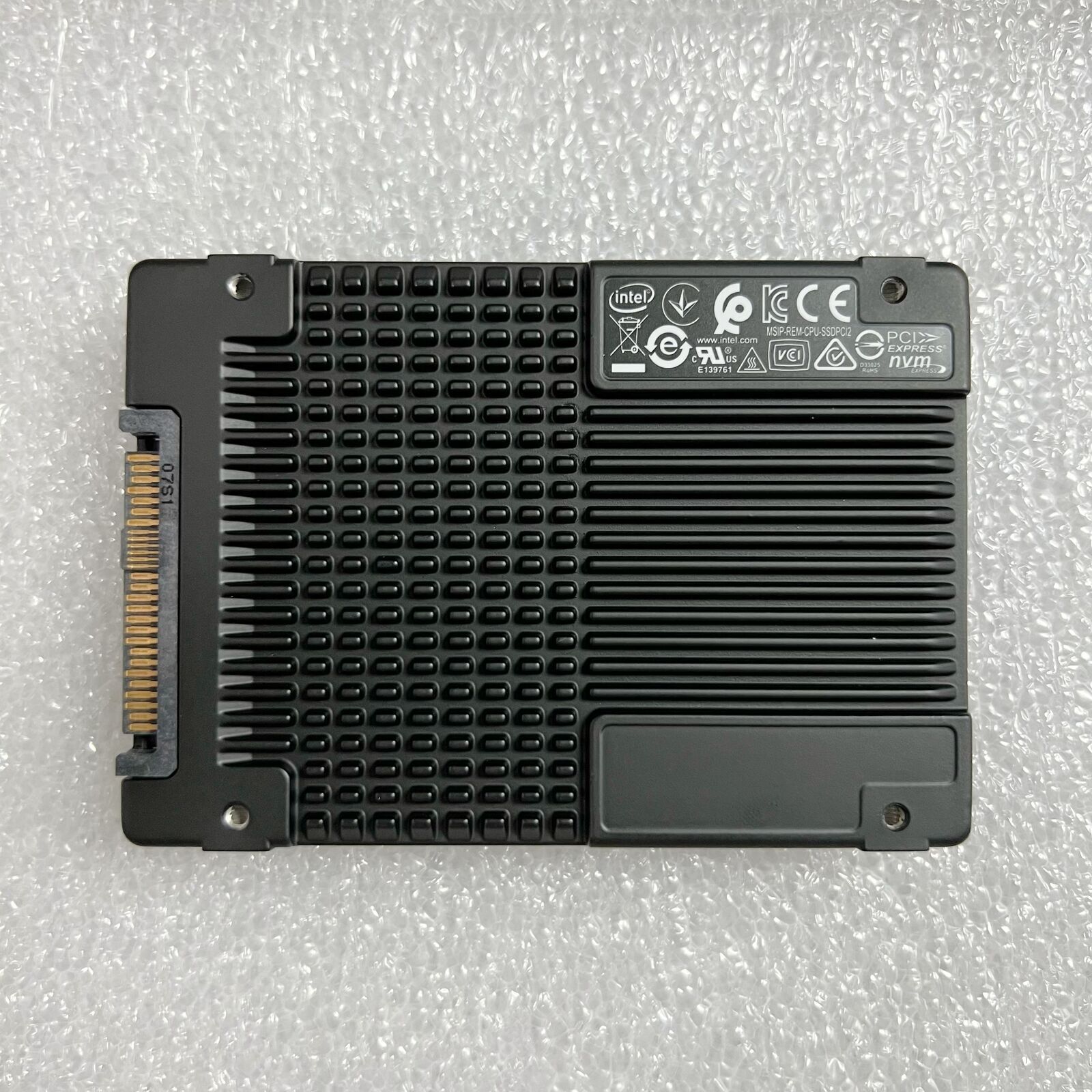 Intel P4800X 750GB Optane SSD DC SSDPE21K750GA U.2 2.5 Intel P4800X 750GB Optane SSD DC SSDPE21K750GA U.2 2.5