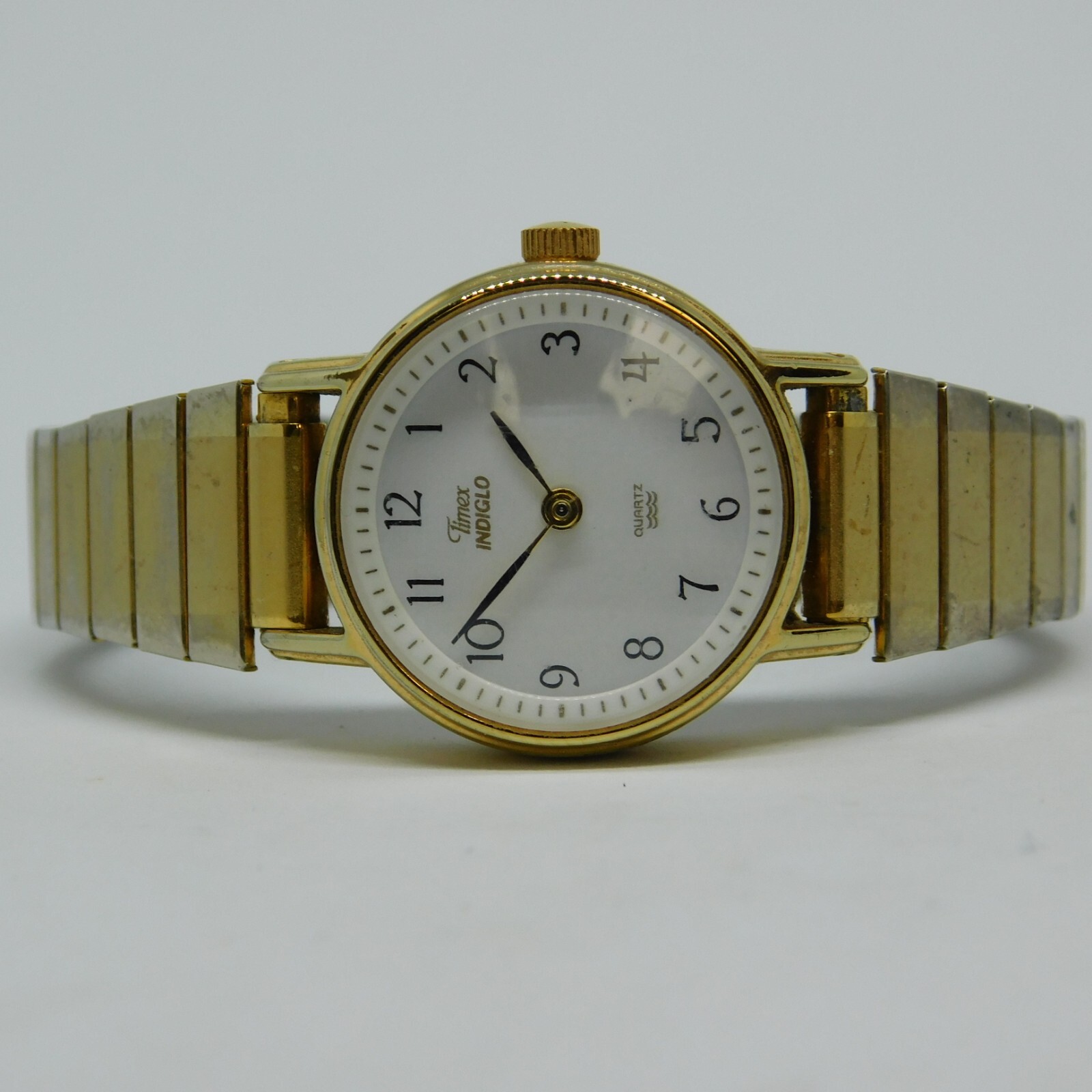 Timex Indiglo Gold Tone Quartz Analog Women's Watch Sz. 5 1 Timex Indiglo Gold Tone Quartz Analog Women's Watch Sz. 5 1