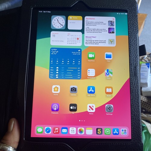 Apple iPad 6th Gen. 32GB, Wi-Fi, 9.7in - Space Grey - Latest