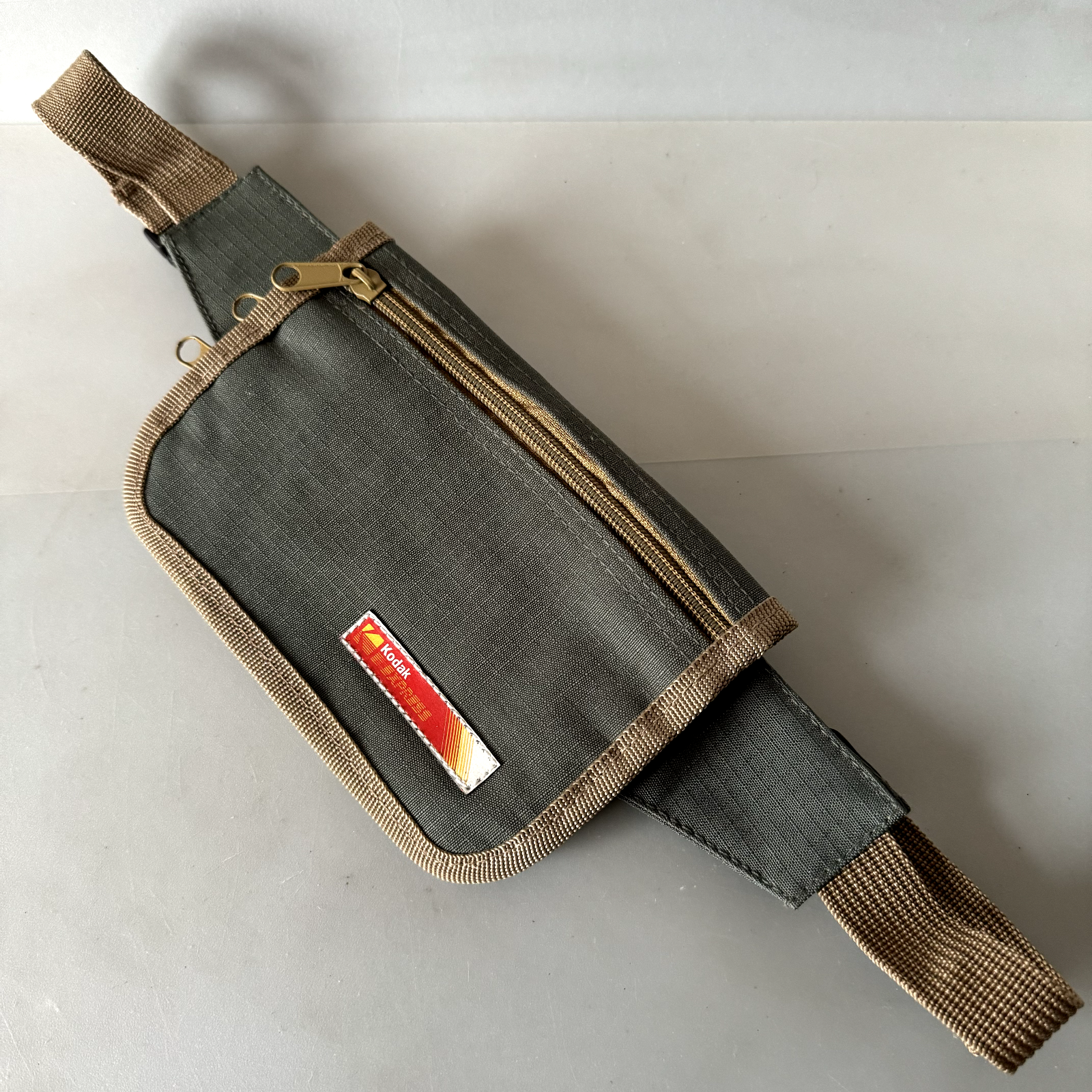 【KODAK】エッセンシャル四角クロスバッグ★追跡/送料込み 楽天市場】【韓国限定】KODAK コダック エッセンシャル スクエア