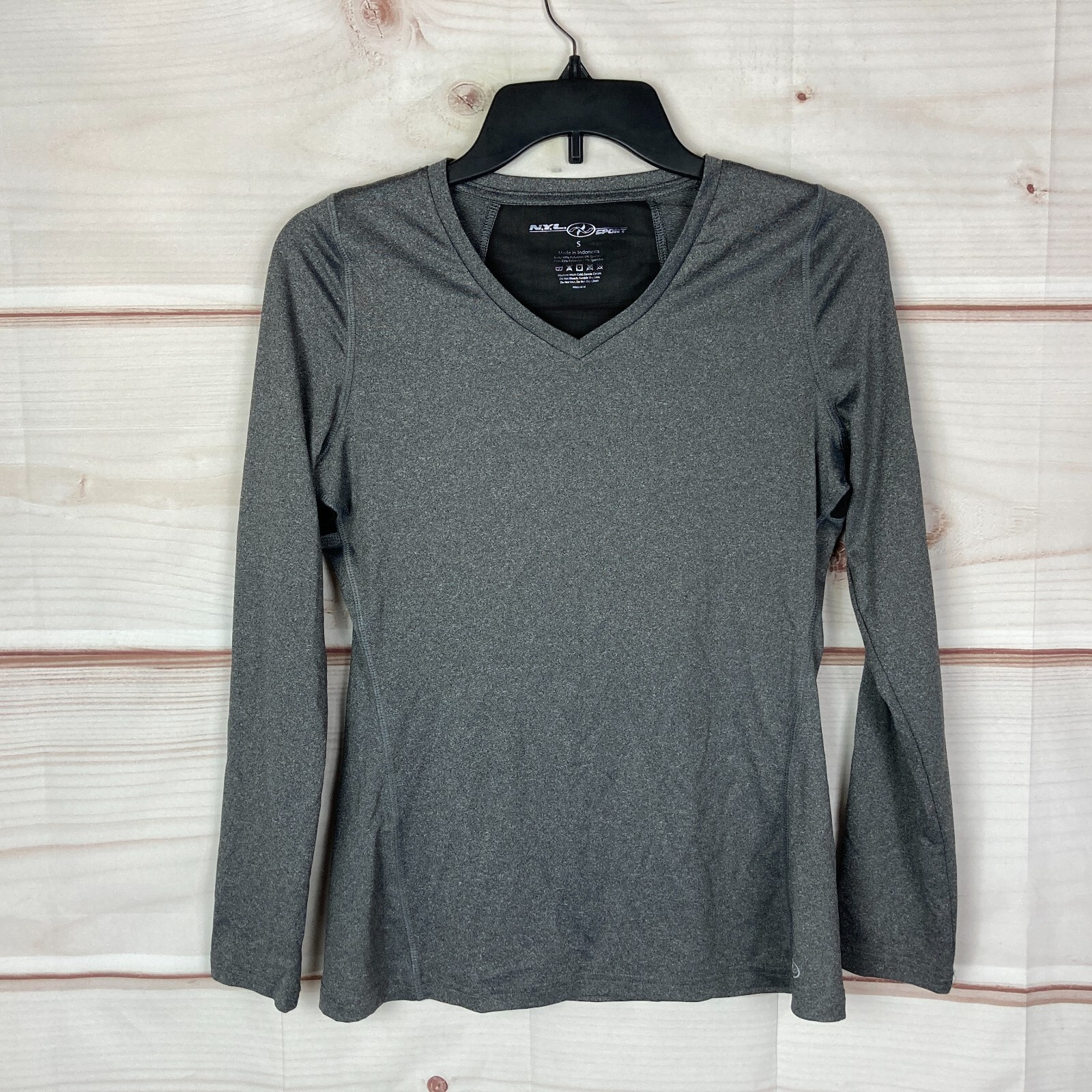 NYL Sport Top Womens Small Gray Long Sleeve V-Neck