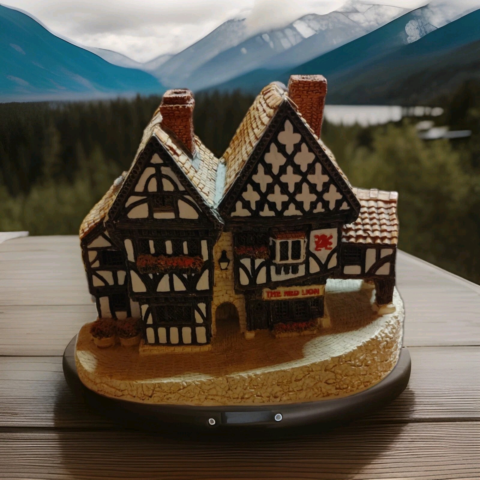 Vtg LILLIPUT LANE COTTAGE RED LION INN Handmade Handpainted Cambria UK Britain