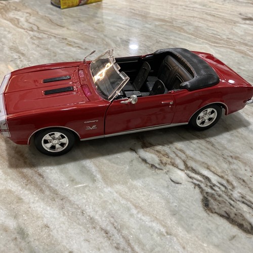 1967 Chevrolet Camaro RS/SS Diecast car 1:18 scale