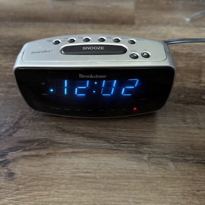 Brookstone SmartSet Digital Dual Alarm Clock Model BIG Display AC101A - Works!