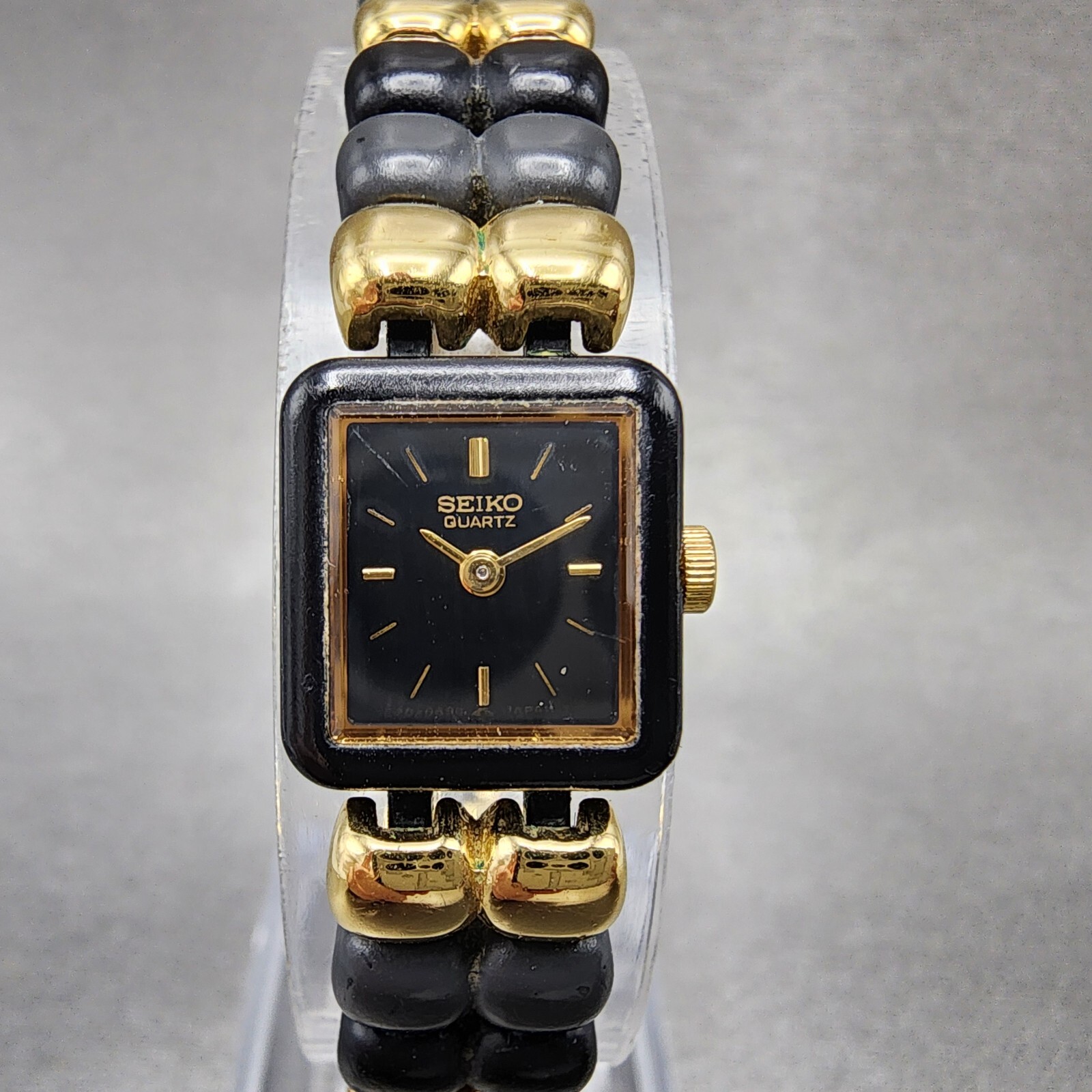 Women\u0027s Seiko small dress watch. 1E20-0339, 710300