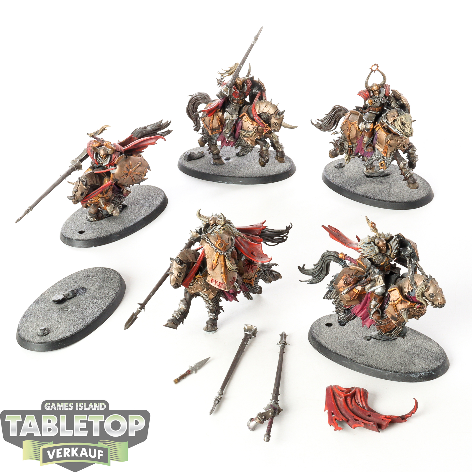 Slaves to Darkness - 5 x Chaos Knights - teilweise bemalt