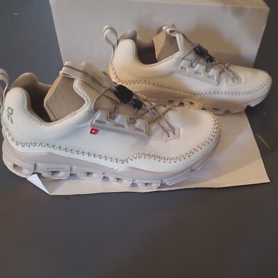 ON Cloudaway Womens Sneckers Size 5 Medium Ivory/Pearl