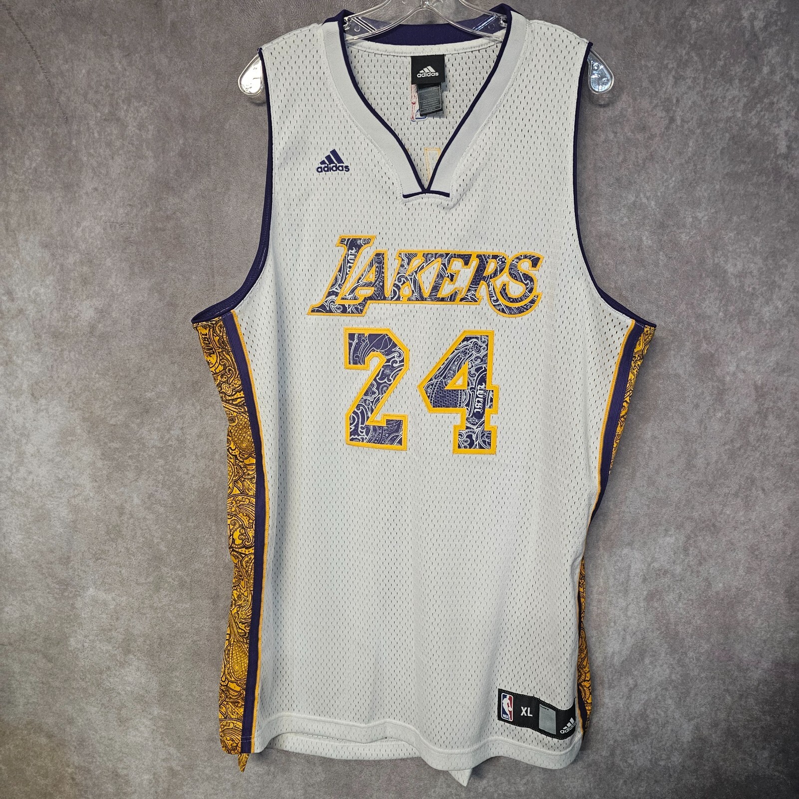 adidas LAKERS 24番COBYメッシュユニフォーム古着 adidas LAKERS 24番COBYメッシュユニフォーム古着 - メルカリ