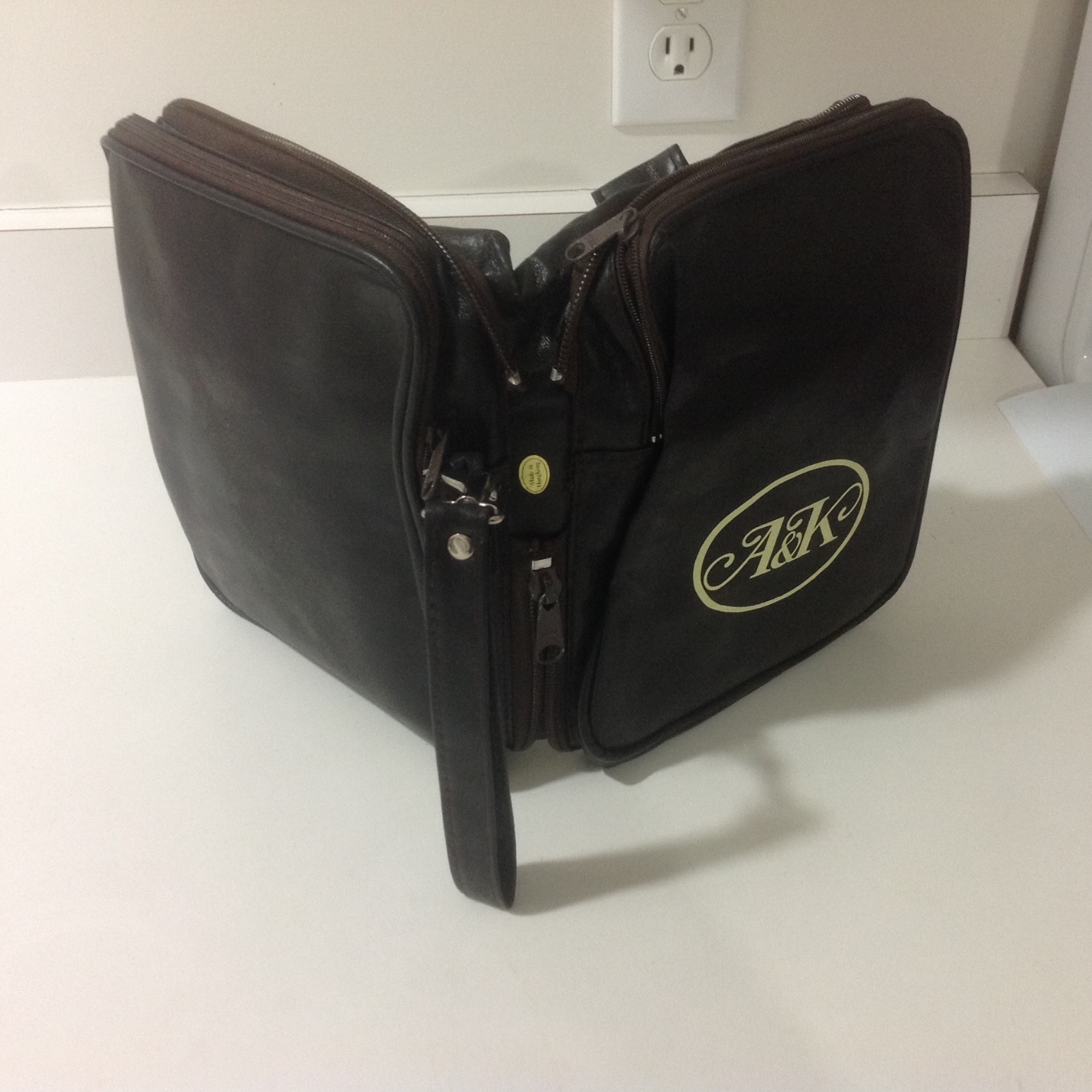 Abercrombie & Kent Brown Faux LeatherTravel A & K Expandable Bag NWOT