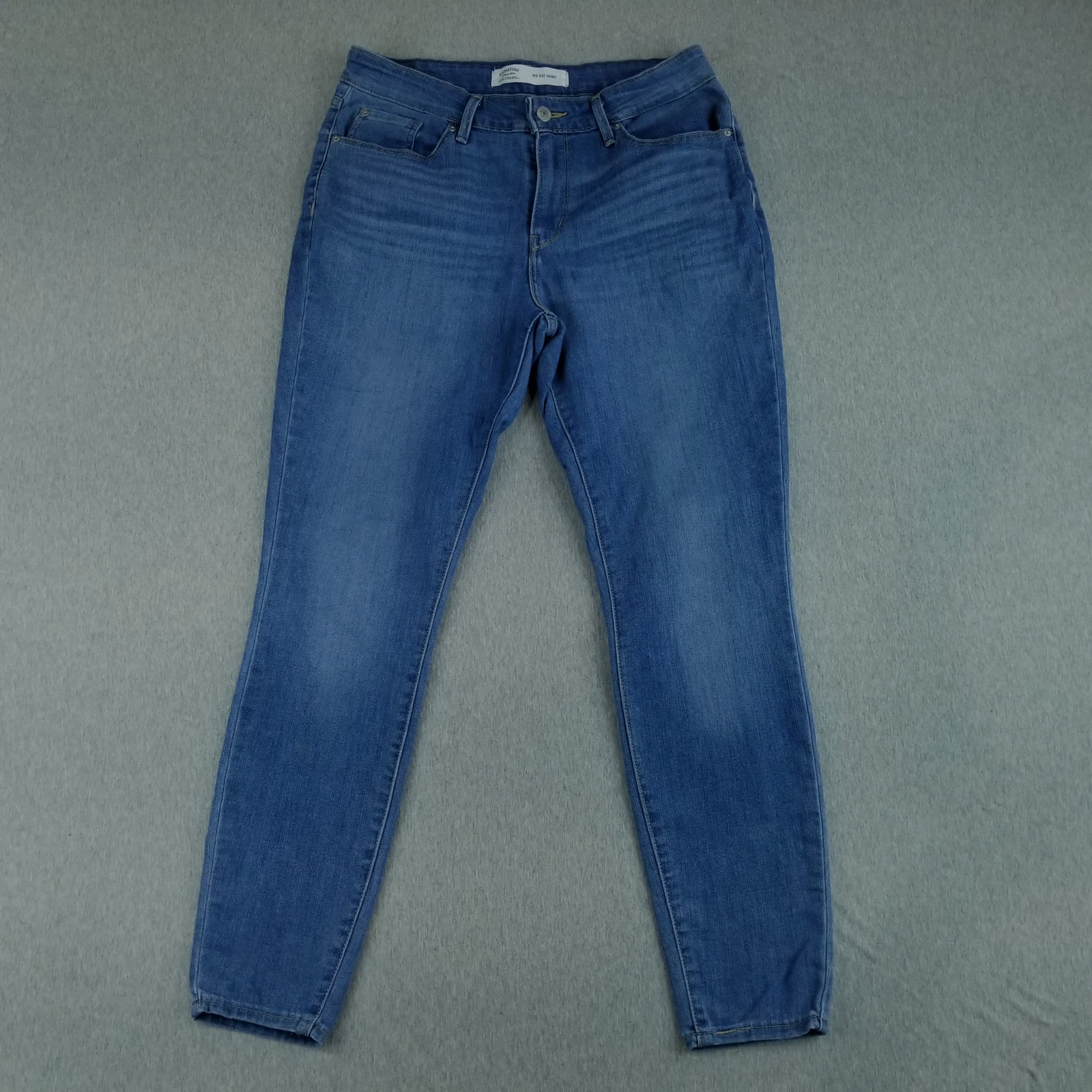 Levi Signature Jeans Women's Sz 12 Mid Rise Skinny Light Wash Stretchy Normcore