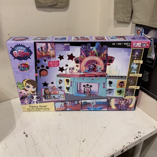 Littlest Pet Shop Pawza Hotel Style Set Ensemble Design with