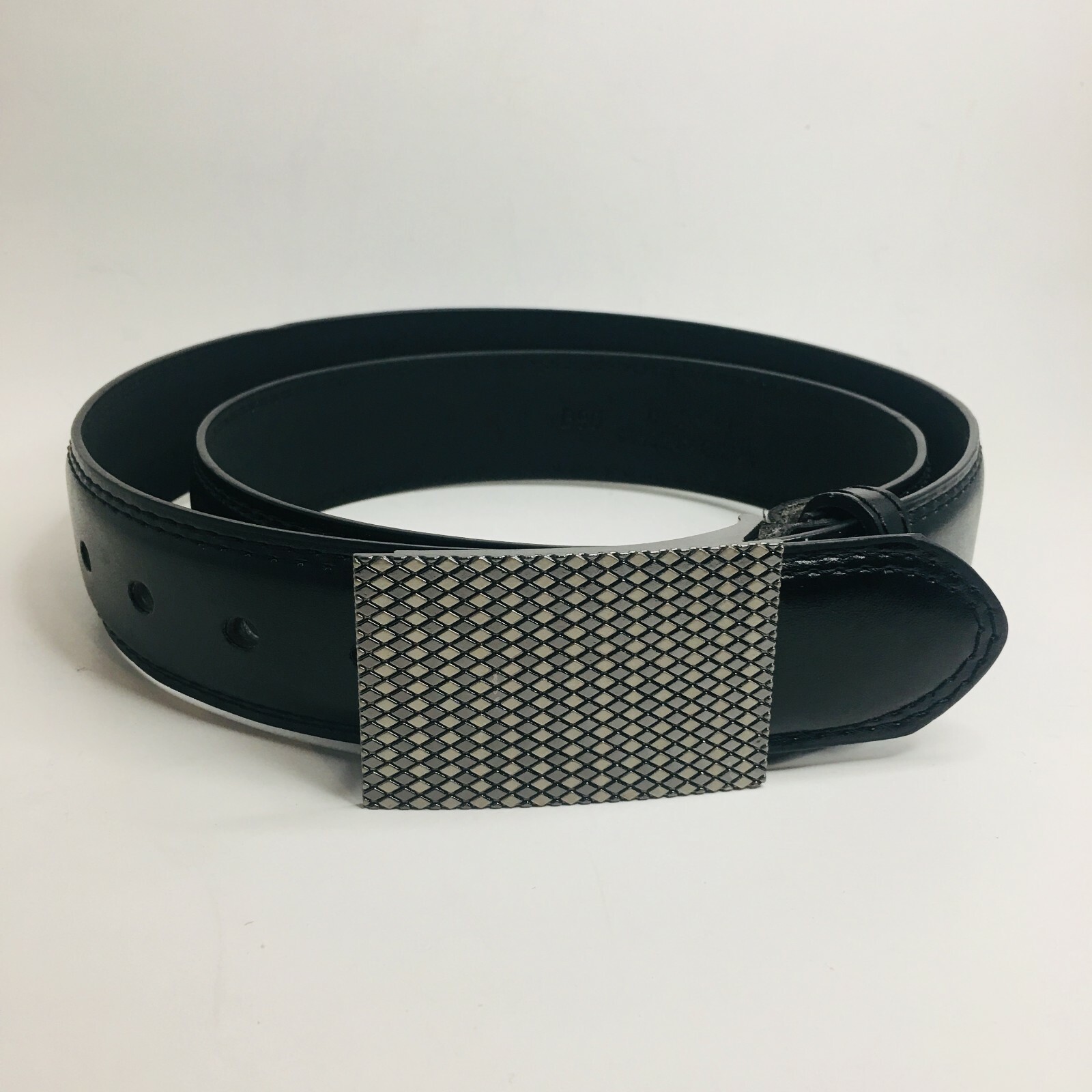 checkered buckle belt