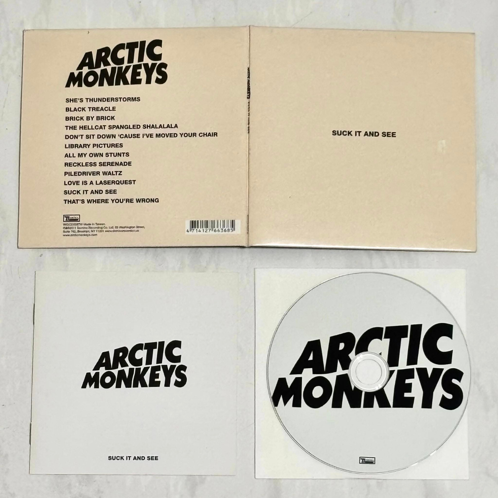 Arctic Monkeys 1st EP レコード Amazon.co.jp: Whatever People Say I Am Thats What I Am Not