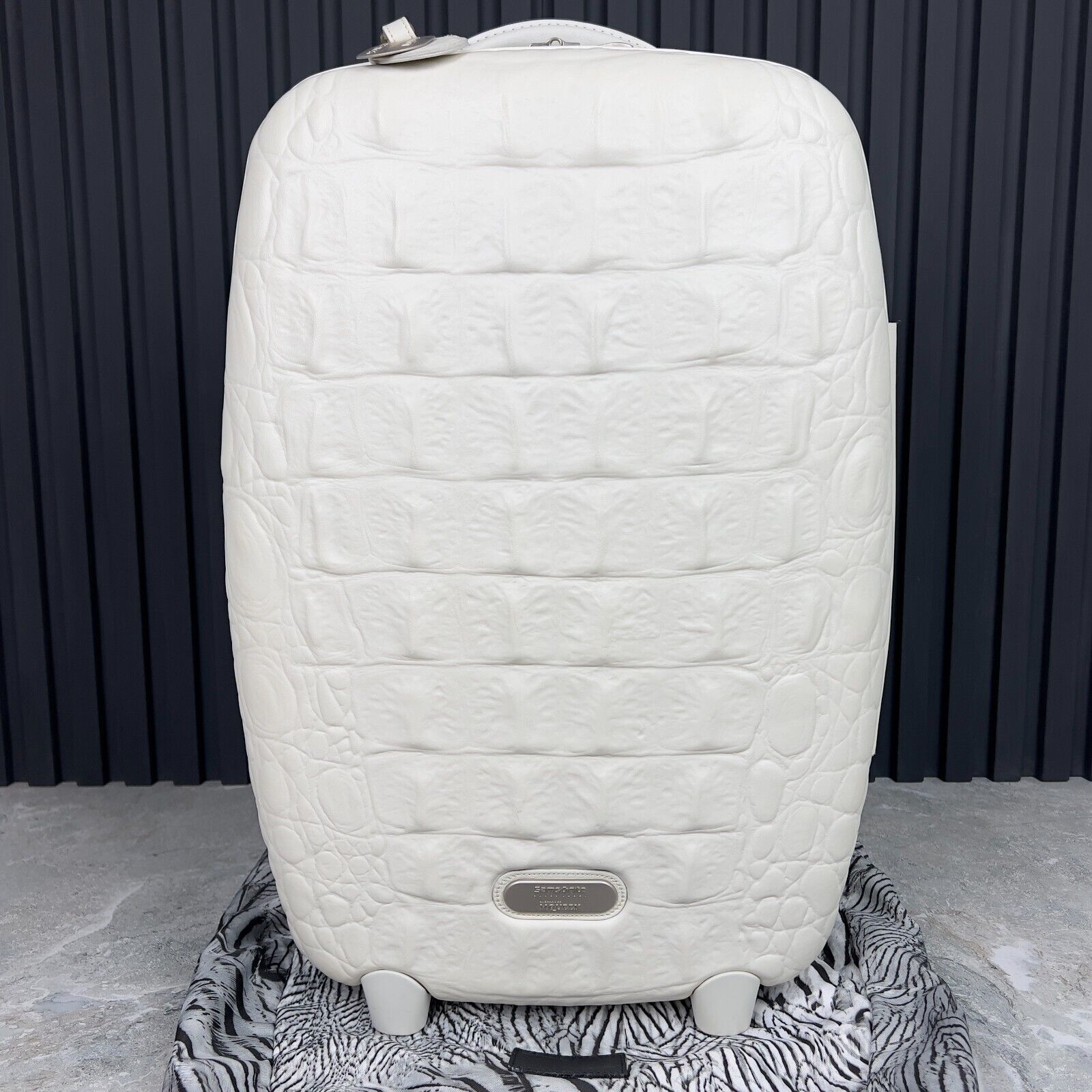 RARE Alexander Mcqueen x Samsonite Crocodile Spinner 55/20 RARE Alexander Mcqueen x Samsonite Crocodile Spinner 55/20