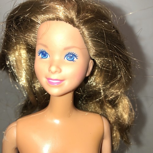 ヴィンテージBarbie China 1966 Mattel Brunette Barbie Doll Wind Up Wings Fairy
