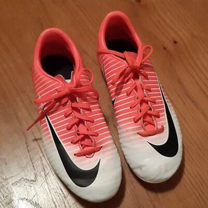 womens football boots australia