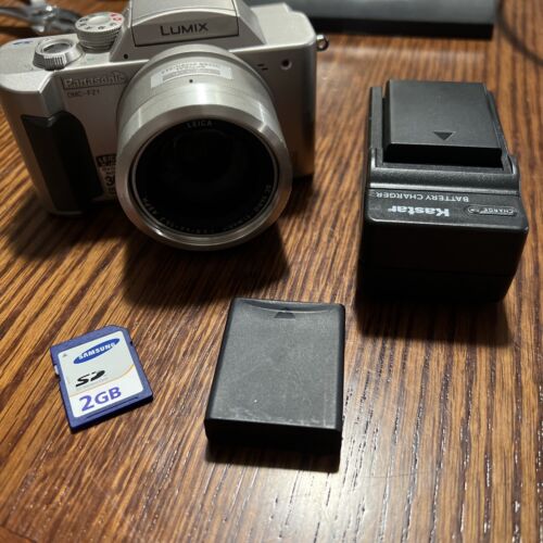 Panasonic Lumix DMC-FZ1 Camera w/Battery charger 2 Batteries Panasonic Lumix DMC-FZ1 Camera w/Battery charger 2 Batteries