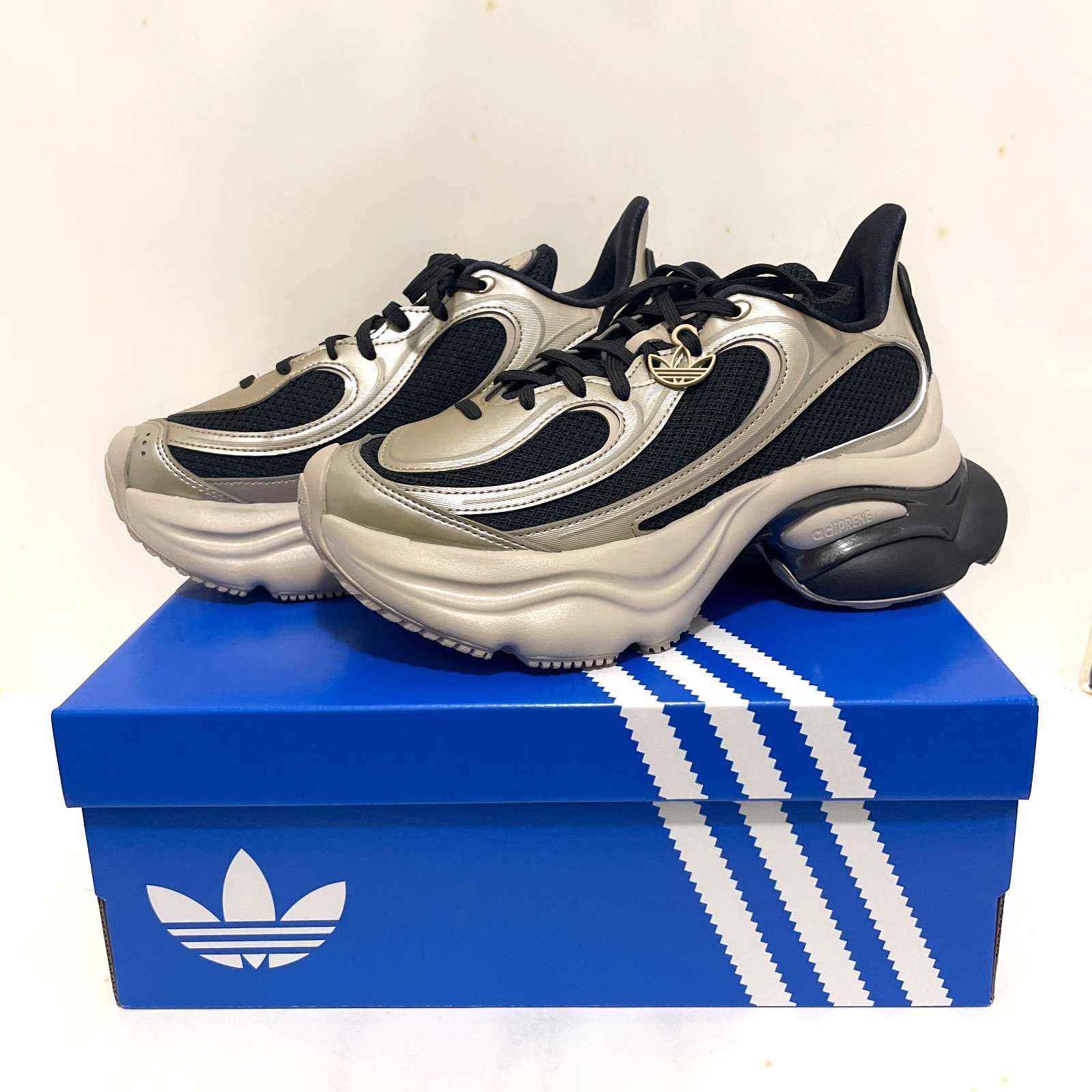 adidas Originals OZVENUZ KI0583 Core Black / Cyber Metallic