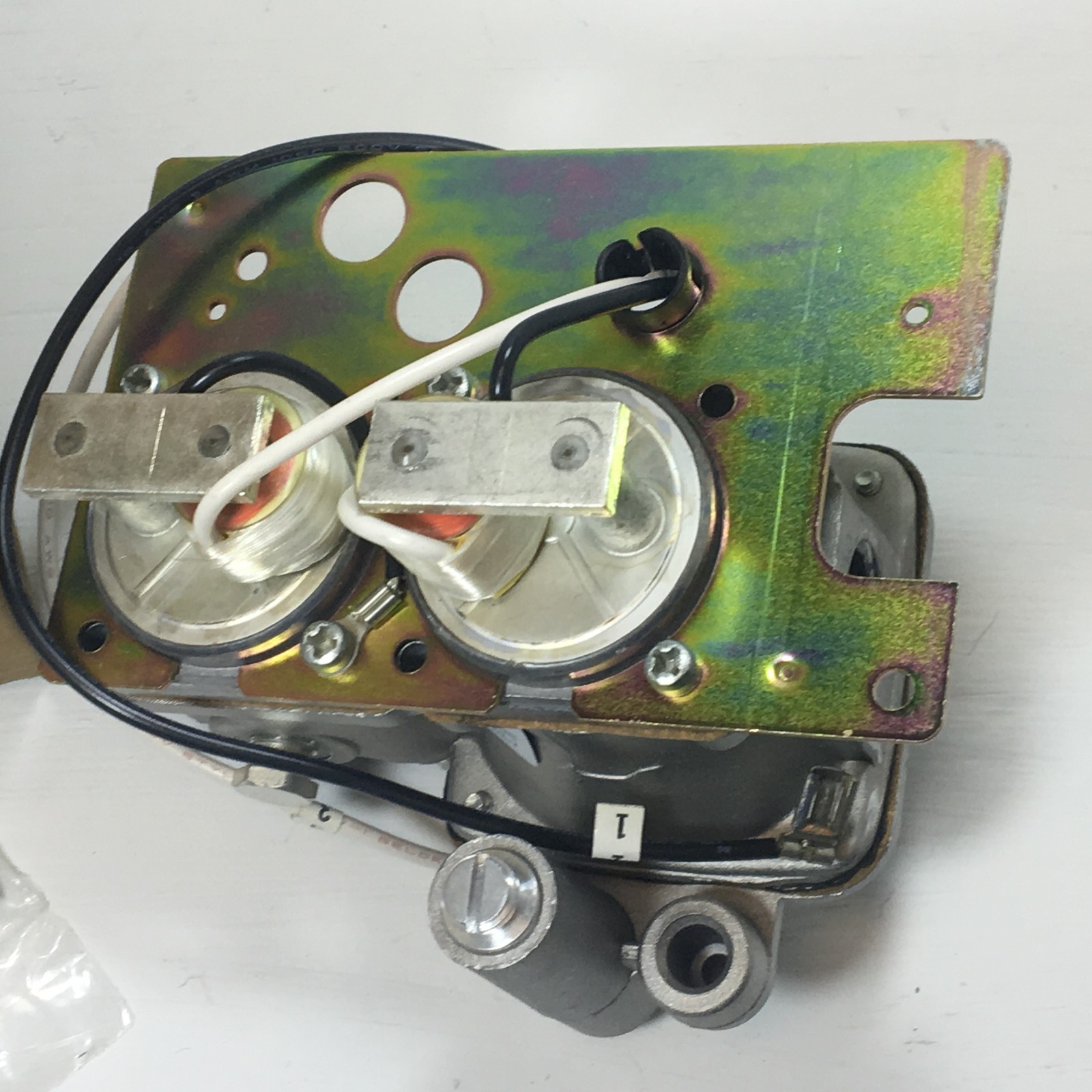 COMB GAS VALVE PART NUMBER EF33CZ206 / P361-1109 FITS CARRIER BRYANT PAYNE NIB