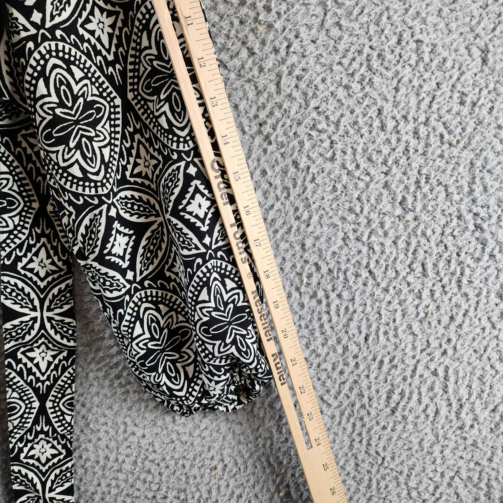 Japna Faux Wrap Printed Cropped Tie Front Top Women's S Black/White V-Neck L/S - Picture 8 of 11