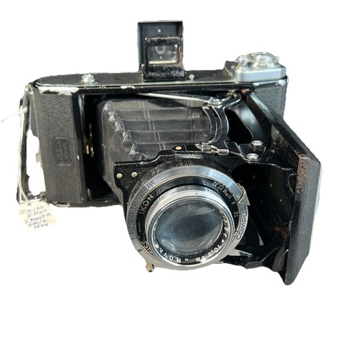 ツァイスイコン Zeiss Ikon Ikonta 521/2 Zeiss Ikon Ikonta 521/2 Folding Camera w Novar Anastigmat