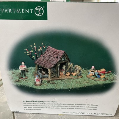 DEPARTMENT 56 IT'S ALMOST THANKSGIVING HOLIDAY DECORATION,IN ORIGINAL BOX