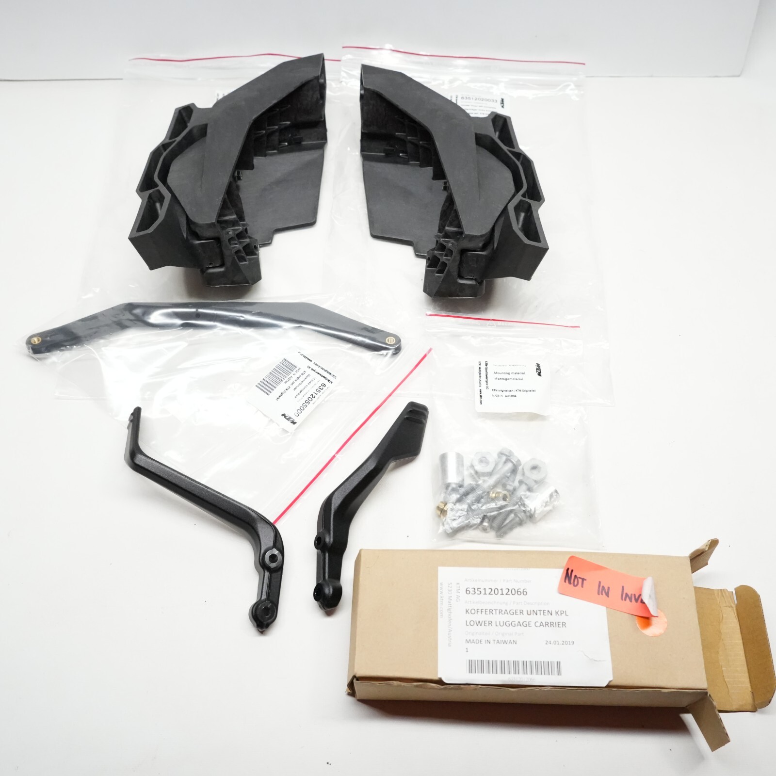 KTM CASE UPPER / LOWER PANIER HOLDER 63512012033 UPPER