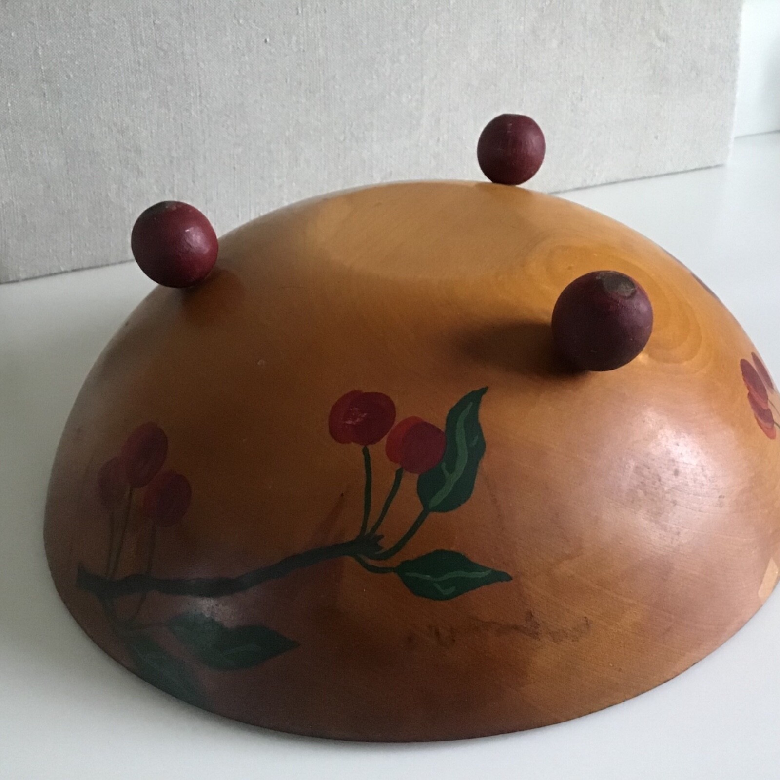VINTAGE 1950’s RUSTIC PRIMITIVE WOOD SALAD BOWL 3 LEGS HAND PAINTED CHERRIES 12”