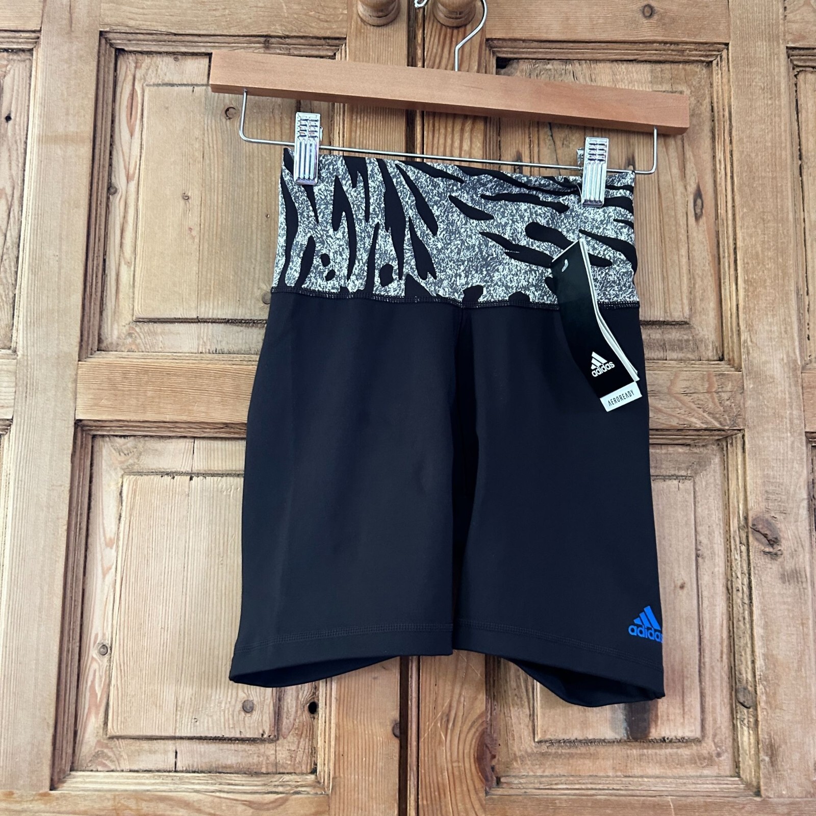 Adidas Womens XS Black Training Shorts Biker Shorts Leopard