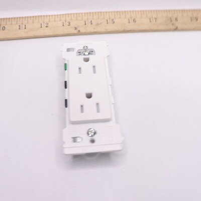 Leviton Decora Edge Tamper-Resistant Duplex Outlet White 15 Amp E5325-SW
