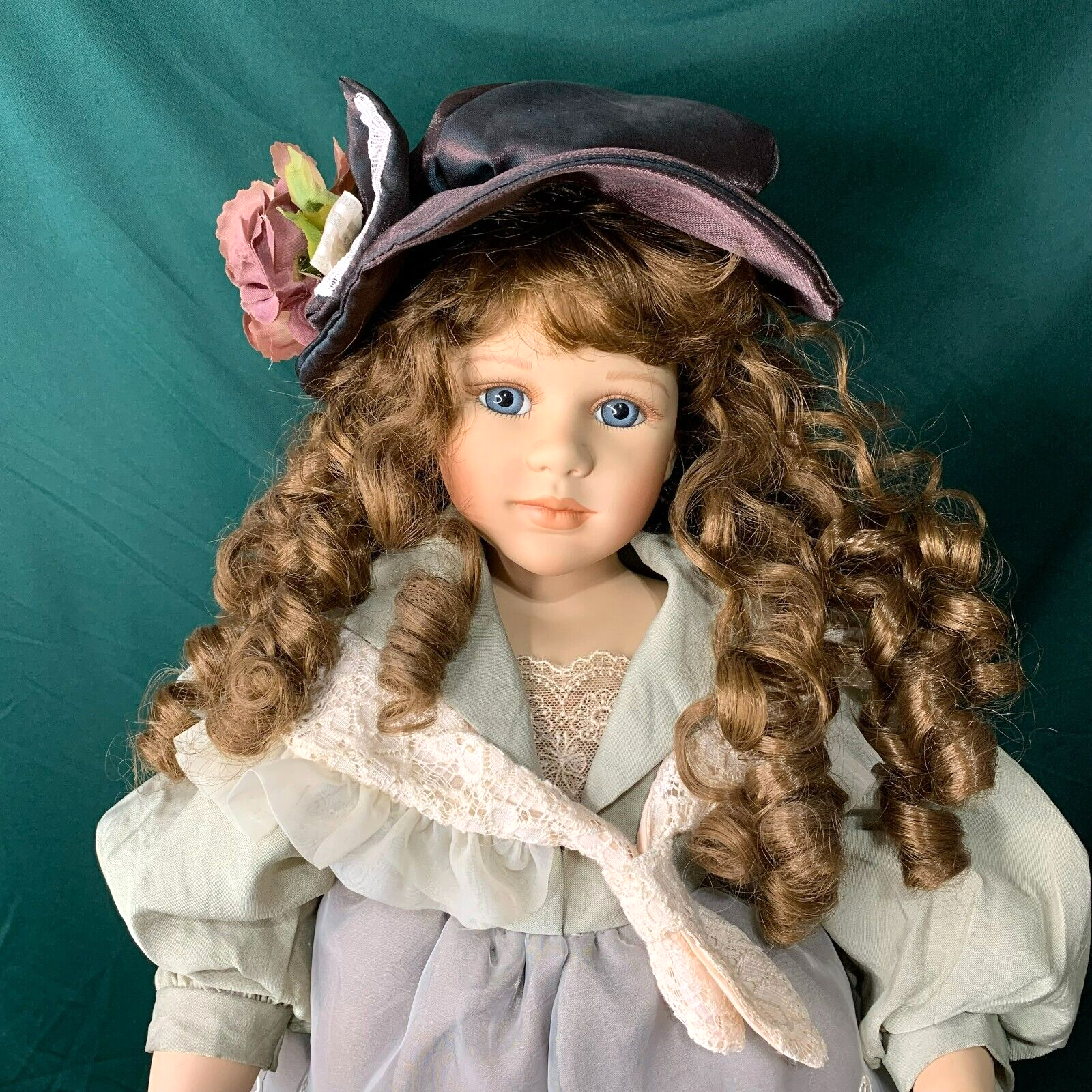 Vintage Porcelain Doll 25 Vintage Porcelain Doll 25