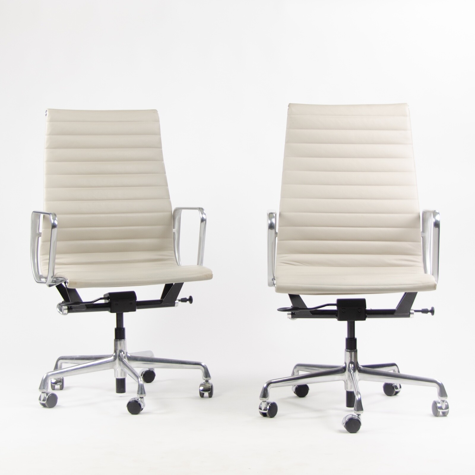 2015 Eames Herman Miller High Executive Aluminum Group Desk Chair