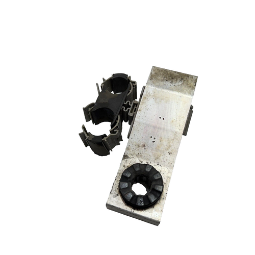 MERCEDES W222 S550 FRONT LEFT DRIVER SIDE SUBFRAME SUPPORT BRACKET OEM 2014-2017
