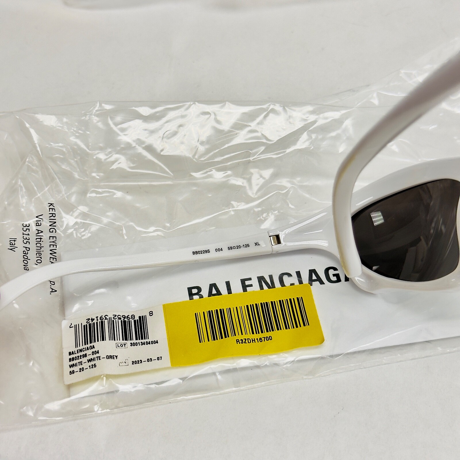 Pre-owned Balenciaga Bat 0229 White 004 Fashion Demna Angular Wrap Sunglasses Bb0229s In Gray