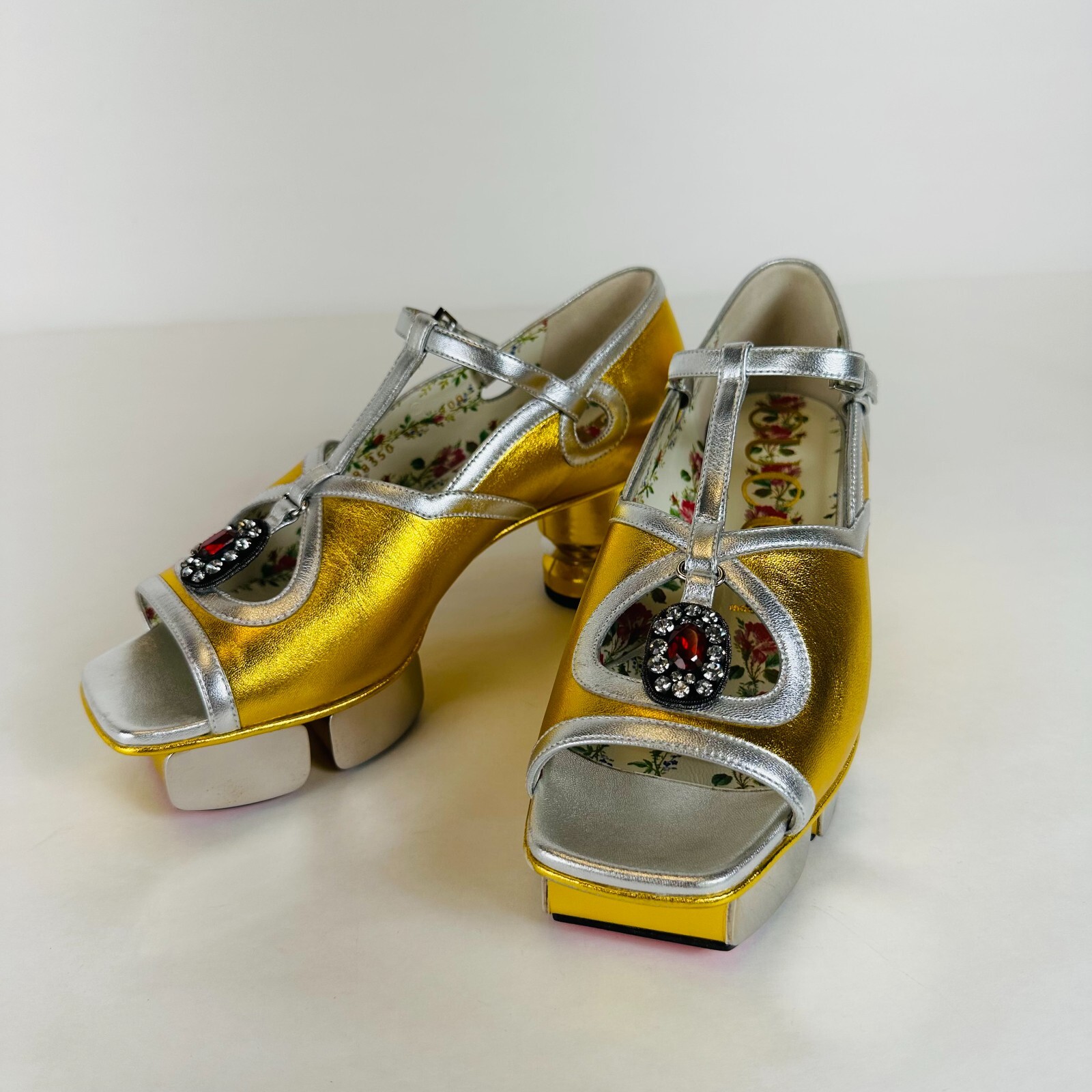 Pre-owned Gucci Gold Leather Platform Open Toe Heel W/red Gem It 38.5/us 8.5 488350 8166