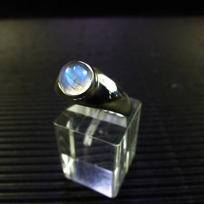Ring Gr. 57, Silber 925 mit einem Regenbogen Mondstein Cabochon aus Madagaskar