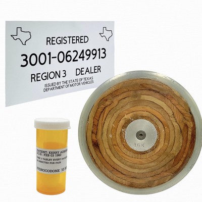 The Iron Claw Kerry Von Erich (Jeremy Allen White) Discus, Registration & Bottle