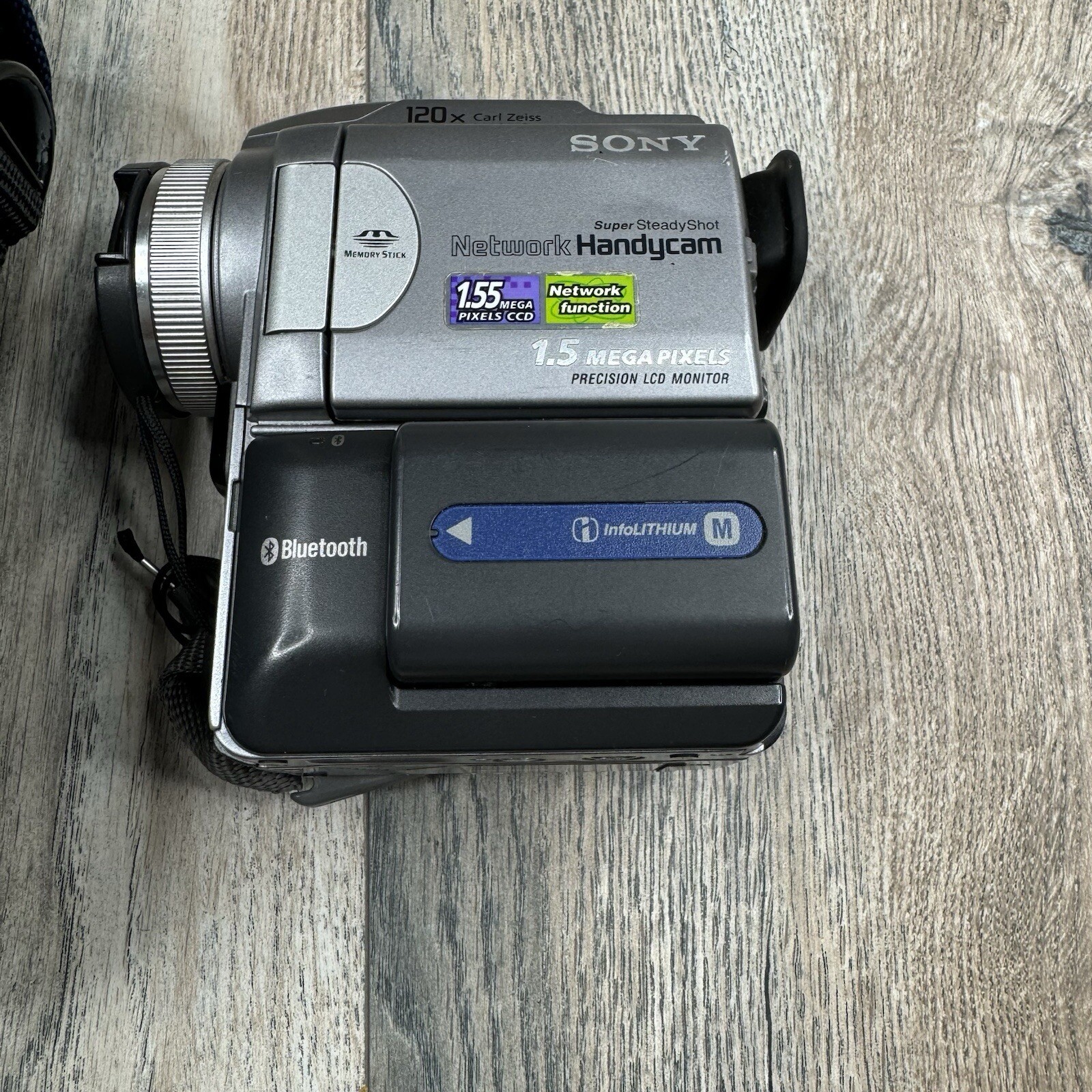 SONY Handycam DCR-PC120 Mini DV Camcorder Silver SONY Handycam DCR-PC120 Mini DV Camcorder Silver